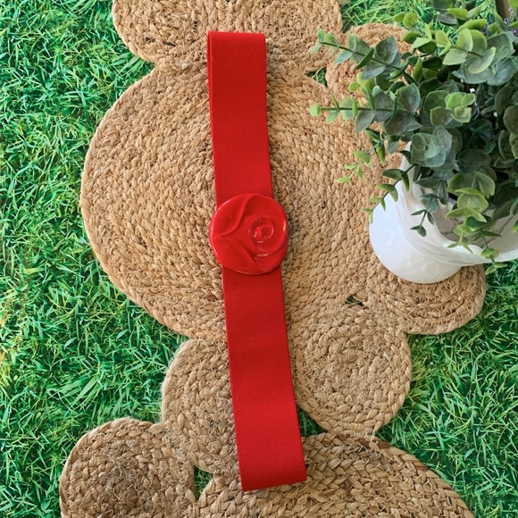 Red Rose elastic stretch belt with clip buckle, EUC - Picture 4 of 9